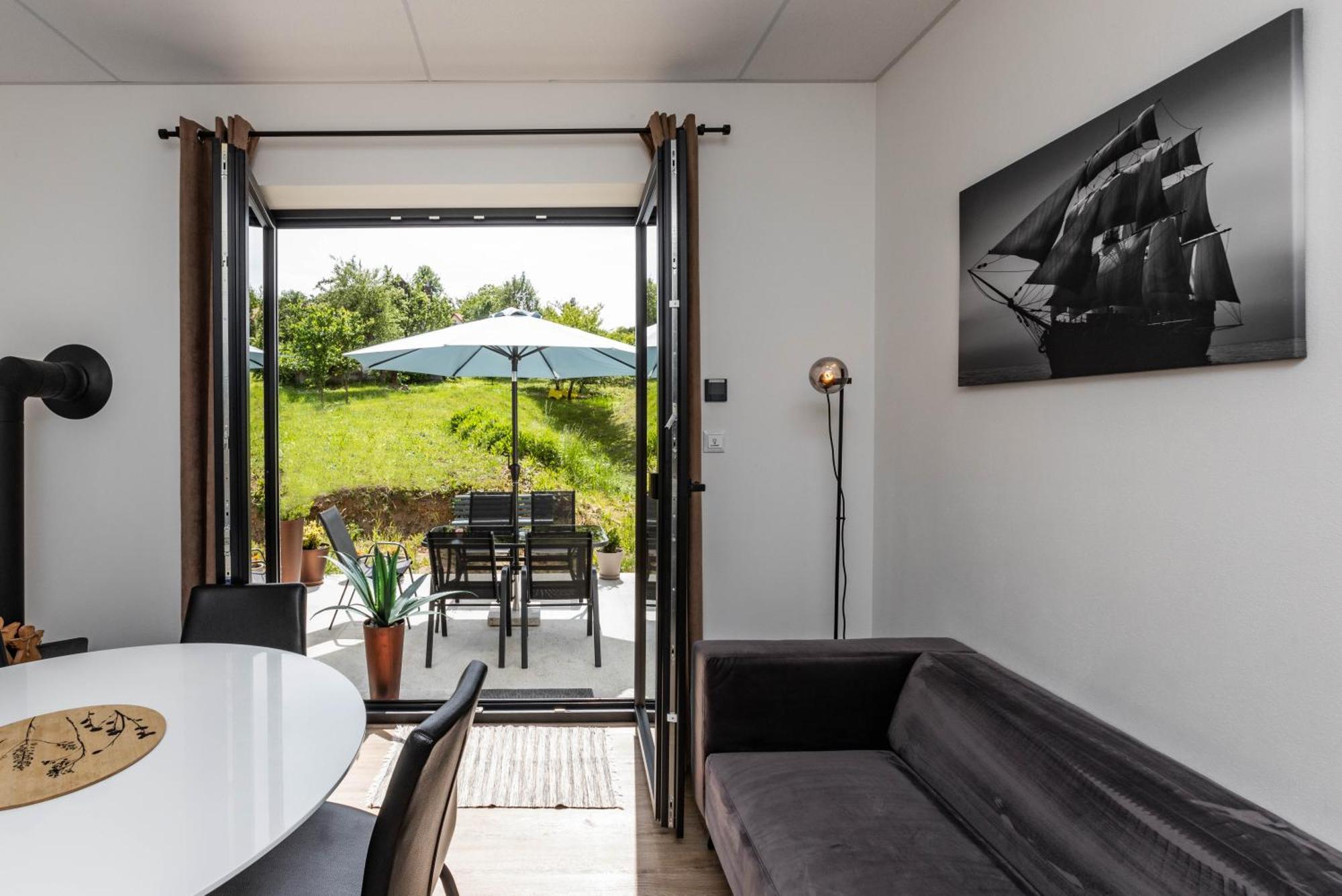 Sunny Apartment With Free Parking Зволен Экстерьер фото