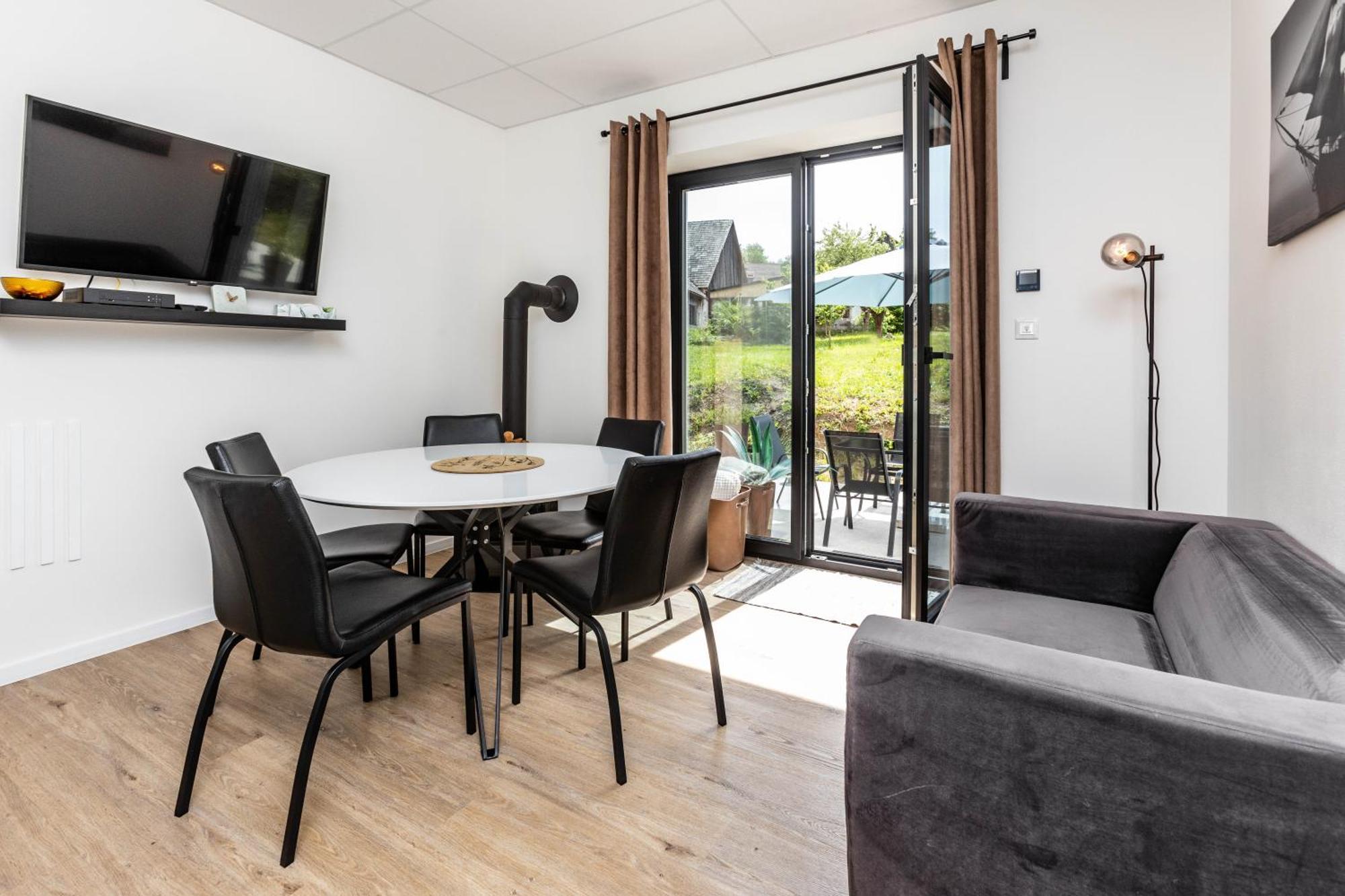 Sunny Apartment With Free Parking Зволен Экстерьер фото
